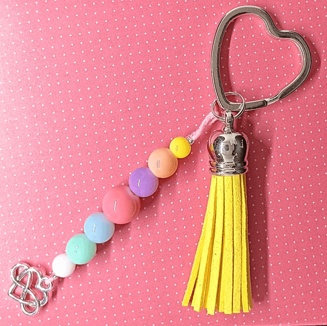 Porte-clé pompon et perles